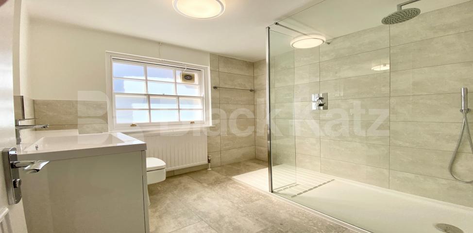 			LET , 3 Bedroom, 1 bath, 1 reception Maisonette			 Alderney Street, Pimlico